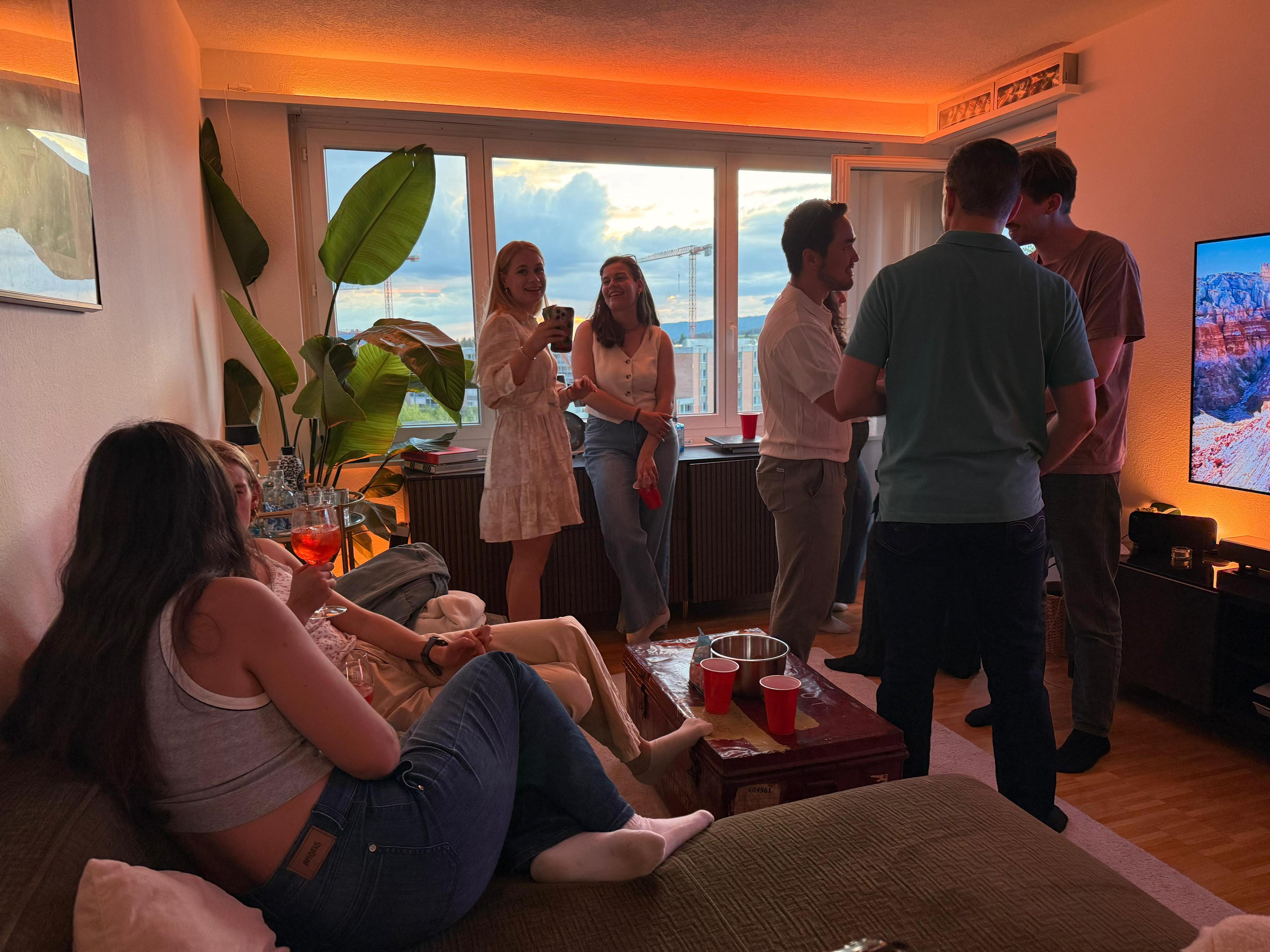 Alumnight x Petit Plaisir: Music & Open Bar photo 2